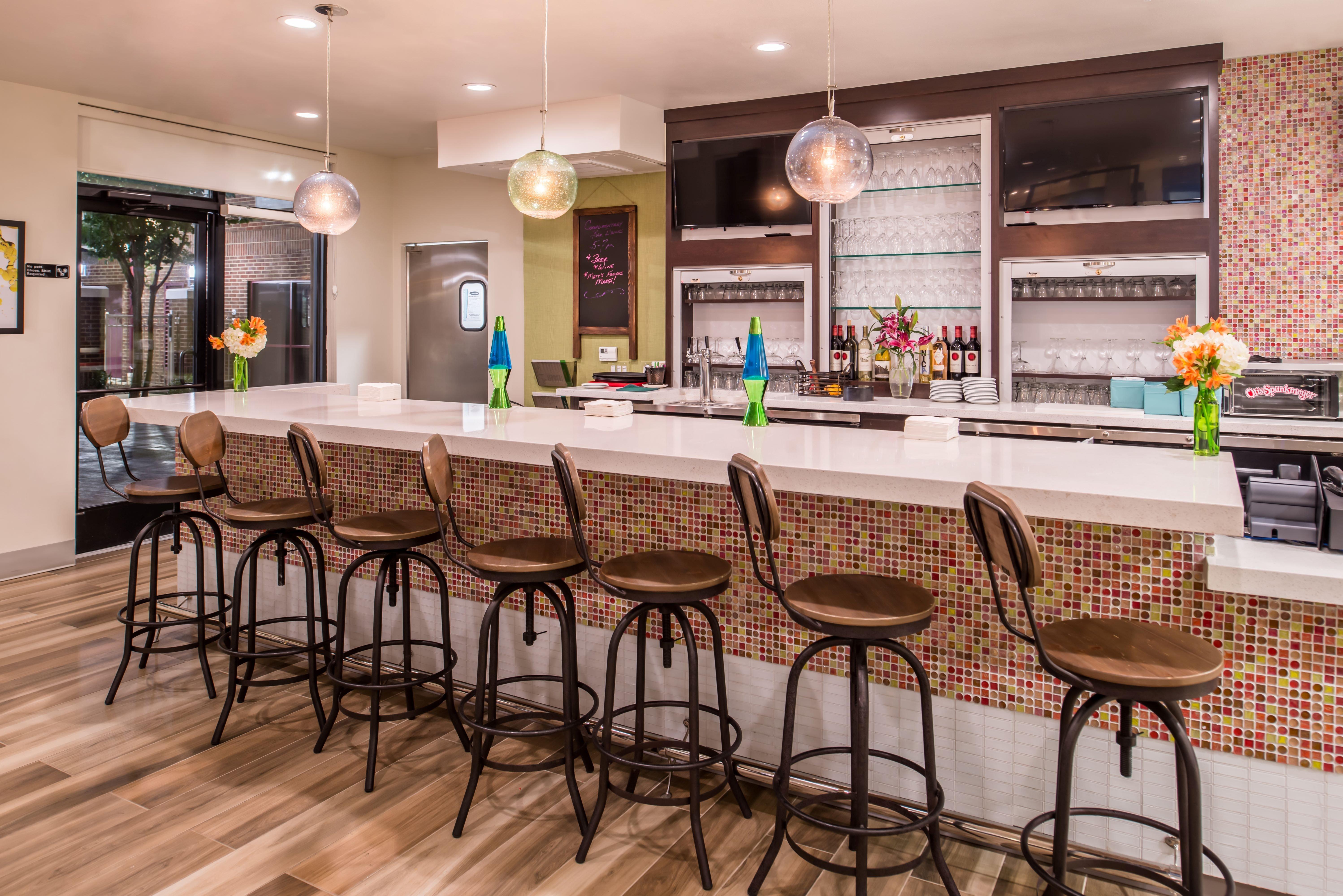 Holiday Inn And Suites Addison By Ihg Экстерьер фото
