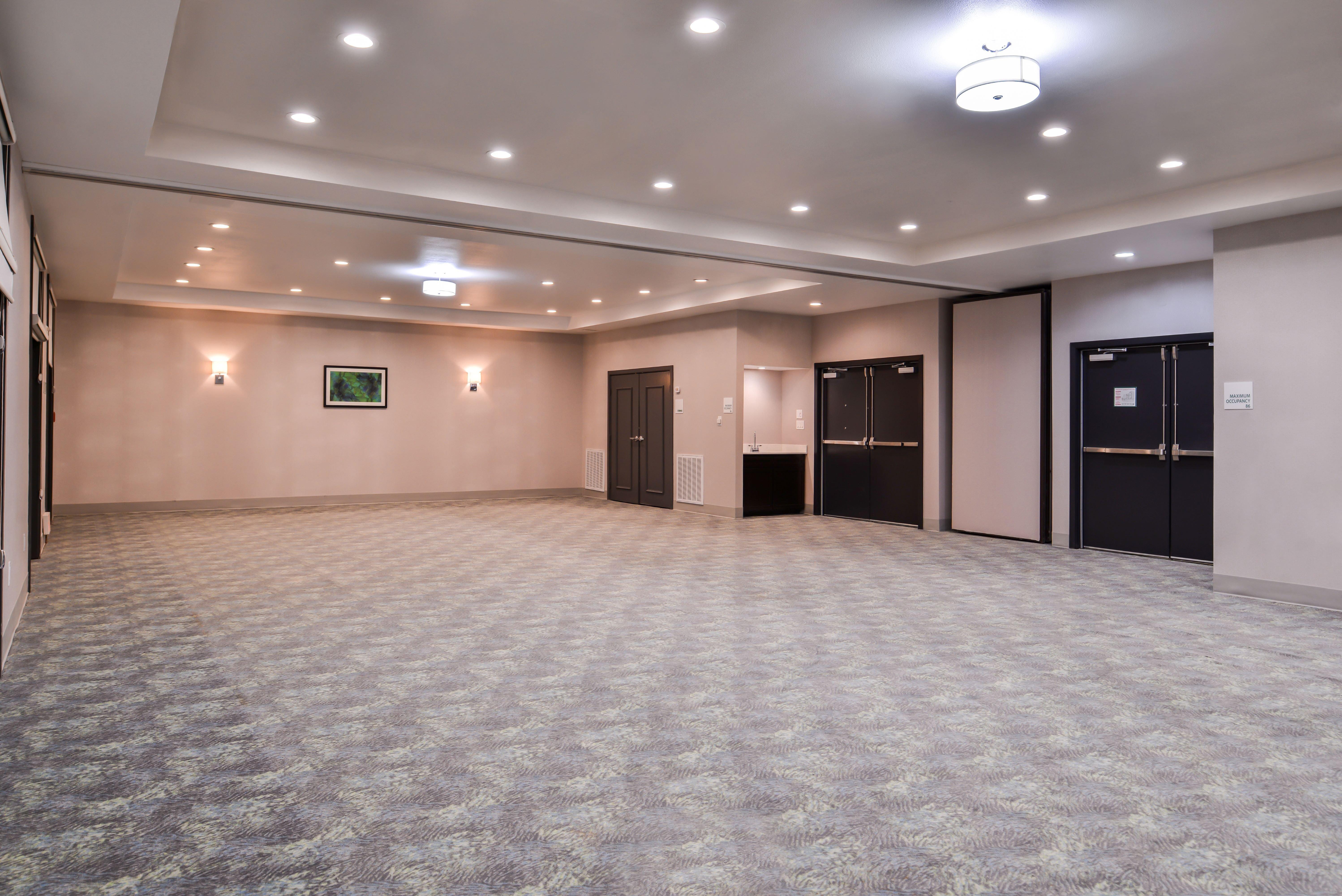 Holiday Inn And Suites Addison By Ihg Экстерьер фото
