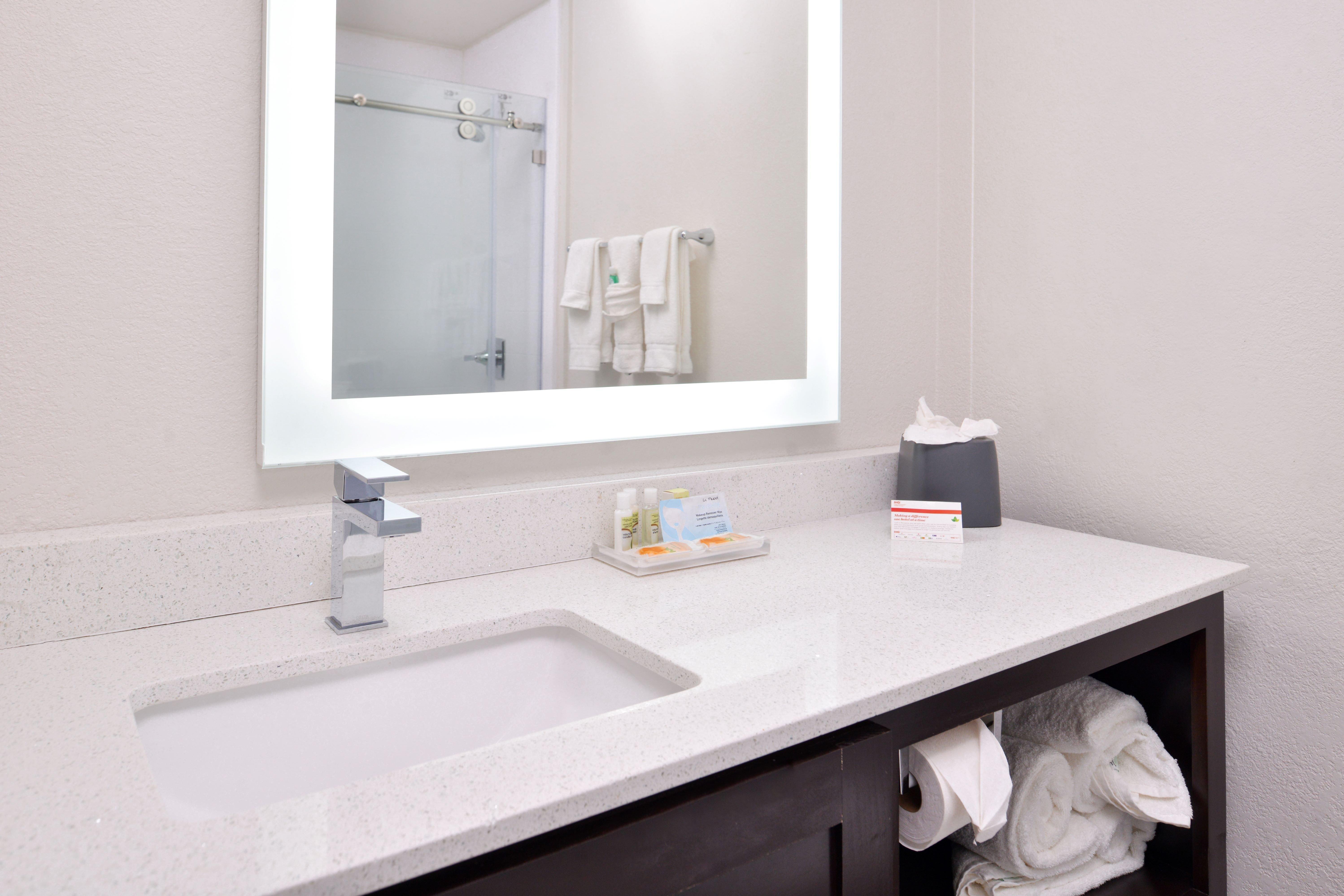 Holiday Inn And Suites Addison By Ihg Экстерьер фото