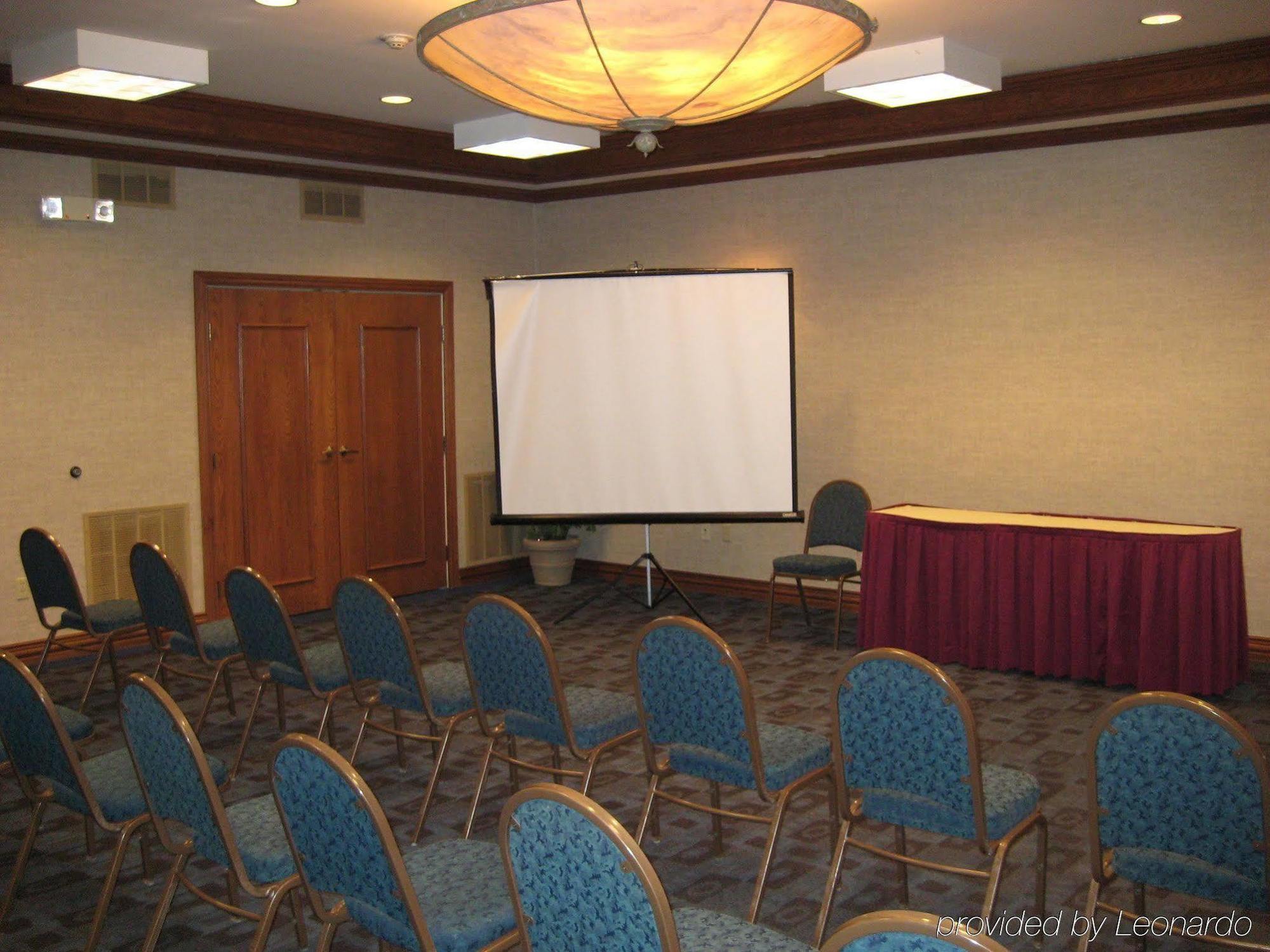 Holiday Inn And Suites Addison By Ihg Экстерьер фото